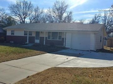 Wichita house for rent - 925 North Denmark Avenue