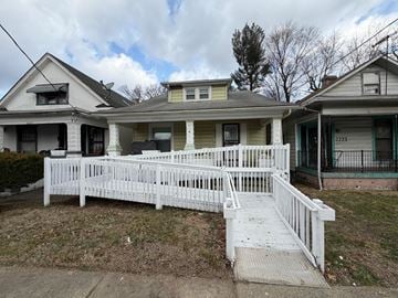 Louisville house for rent - 2225 W Oak St