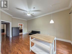Richmond Hill (Oak Ridges Lake Wilcox) apartment for rent - A garden with a variety of plants and a lamp post.