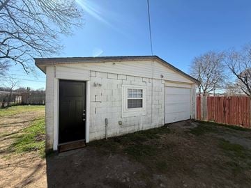 Tulsa house for rent - 3932 1/2 E Admiral Ct