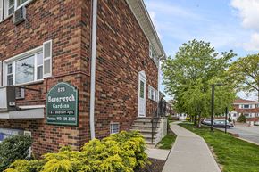 Lake Hiawatha apartment for rent - Beverwyck Gardens