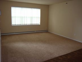 Fargo apartment for rent - Unfurnished Living Area at BlackstoneApartments, Fargo
