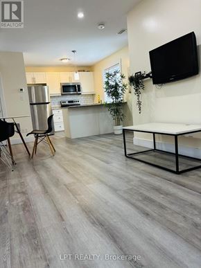 Waterloo apartment for rent - Source URL: https://ddfcdn.realtor.ca/listing/TS639094181721830000/reb82/highres/2/x12894212_3.jpg