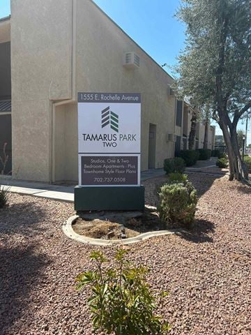Las Vegas apartment for rent - A sign for Tamarus Park is displayed in front of a building.