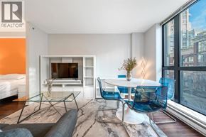 Vancouver apartment for rent - Source URL: https://ddfcdn.realtor.ca/listing/TS639112432304830000/reb89/highres/8/R3108268_3.jpg