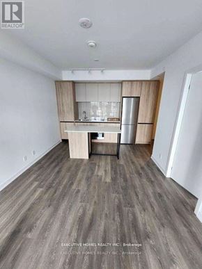 Vaughan (Beverley Glen) condo for rent - Source URL: https://ddfcdn.realtor.ca/listing/TS639112453053270000/reb82/highres/4/n12970494_4.jpg
