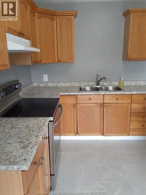 Windsor apartment for rent - Source URL: https://ddfcdn.realtor.ca/listing/TS639112491568900000/reb34/highres/9/26007459_3.jpg