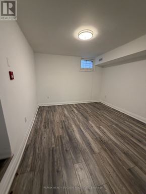 Toronto (Moss Park) multi-family for rent - Source URL: https://ddfcdn.realtor.ca/listing/TS639112504671630000/reb82/highres/0/c12971380_4.jpg