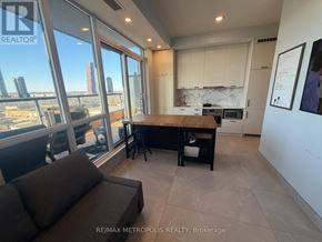 Vaughan (Vaughan Corporate Centre) condo for rent - Source URL: https://ddfcdn.realtor.ca/listing/TS639112524576500000/reb82/highres/8/n12971648_3.jpg