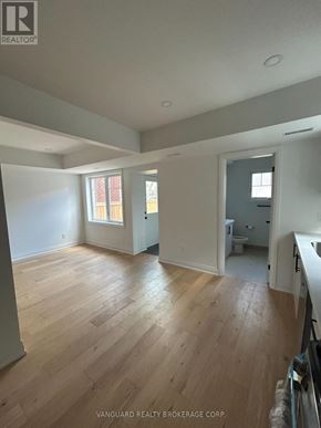 Toronto (Lansing-Westgate) apartment for rent - Source URL: https://ddfcdn.realtor.ca/listing/TS639112556684330000/reb82/highres/8/c12972108_4.jpg