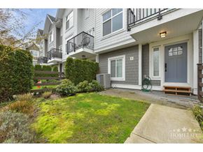Surrey townhouse for rent - Source URL: https://ddfcdn.realtor.ca/listing/TS639112645184230000/reb6/highres/0/R3108610_3.jpg
