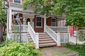 Richmond Hill (Mill Pond) multi-family for rent - Source URL: https://ddfcdn.realtor.ca/listing/TS639112579558100000/reb82/highres/4/n12972374_2.jpg