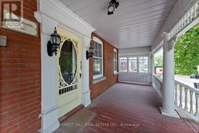Richmond Hill (Mill Pond) multi-family for rent - Source URL: https://ddfcdn.realtor.ca/listing/TS639112579558100000/reb82/highres/4/n12972374_3.jpg