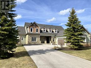 Blue Mountains apartment for rent - A large house with a driveway in front of it.