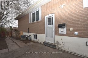 Newmarket (Bristol-London) apartment for rent - A brick house with a white door and a mailbox on the right side.