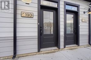London North (North R) townhouse for rent - A white door is in a room with light colored walls.