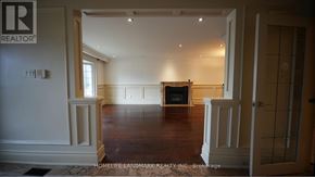 Toronto (Newtonbrook East) apartment for rent - A realtor's office with a sign on the door.