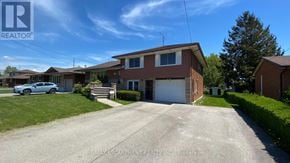 Port Colborne (Main Street) apartment for rent - A house with a garage is for sale.