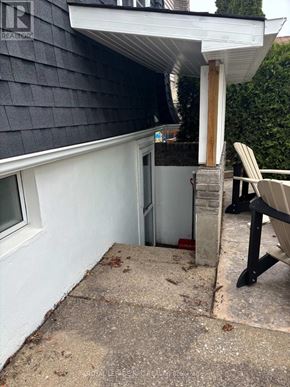 St. Catharines (Vine/Linwell) apartment for rent - A patio area with a chair and a table.