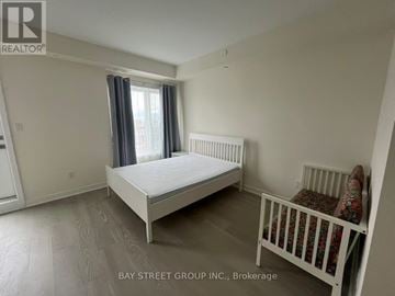 Toronto (Downsview-Roding-Cfb) townhouse for rent - 99 FREDERICK TISDALE DRIVE