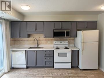 Toronto (York University Heights) townhouse for rent - 105 - 37 FOUR WINDS DRIVE 105