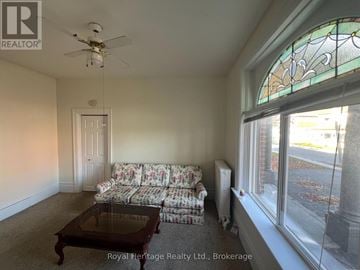 Belleville (Belleville Ward) fourplex for rent - 4 - 80 BRIDGE STREET W 4