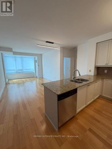 Toronto (Humewood-Cedarvale) condo for rent - 605 - 500 ST CLAIR AVENUE W 605