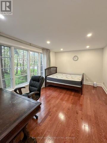 Toronto (Willowdale East) apartment for rent - A bedroom with a bed, desk, and chair.