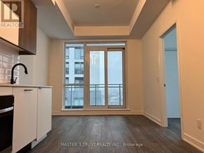Richmond Hill (South Richvale) condo for rent - A kitchen with a window seat and a sink.