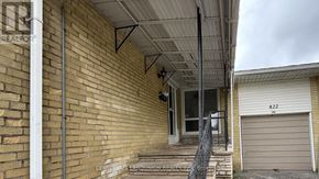 Richmond Hill (Crosby) apartment for rent - A house with the number 422 on the garage door.