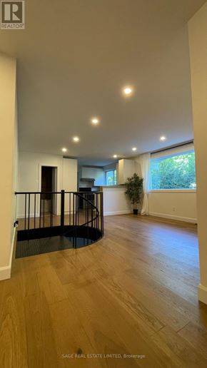 Toronto (The Beaches) apartment for rent - 130 NEVILLE PARK BOULEVARD