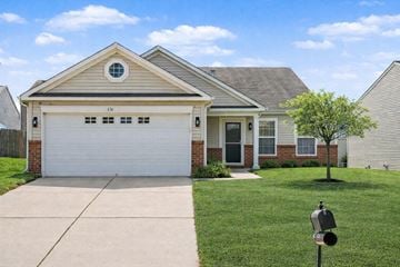 Concord house for rent - 836 Chastain Ave, Concord, NC 28025 | 3BR Ranch with Fireplace & Fenced Backyard