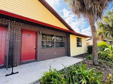 Orlando house for rent - 5454 Decatur Street, Welcome to your 2 Bedroom 2 Bathroom Duplex!