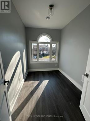 Welland (Welland Downtown) duplex for rent - A room with a window and a door.