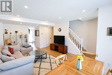 London North (North I) townhouse for rent - 70 - 70 CHAPMAN COURT 70