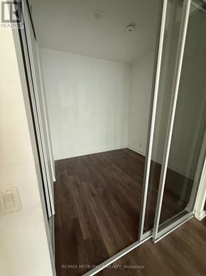 Vaughan (Vaughan Corporate Centre) condo for rent - 505 - 5 BUTTERMILL AVENUE 505