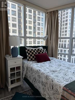 Mississauga (Mississauga Valleys) condo for rent - 802 - 33 ELM DRIVE 802