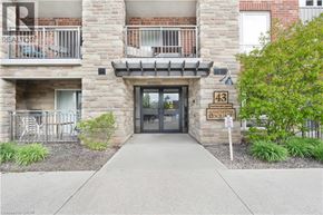 Guelph condo for rent - The entrance to apartment 43 at Manchester Square.