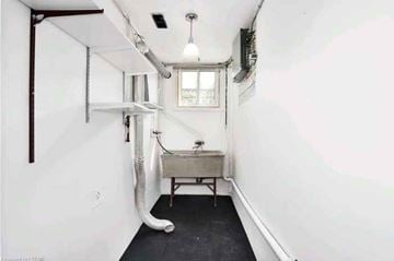 London house for rent - 1564 Nairn Ave