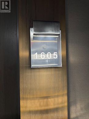 Toronto (Thorncliffe Park) condo for rent - A digital clock on a wall showing the time as 1:60:5.