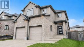 London North (North M) apartment for rent - A large, two-story house with a garage is for sale.