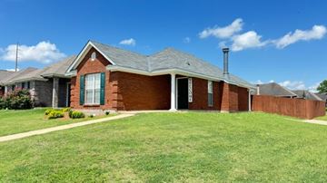 Montgomery house for rent - Centerfield Court 1333