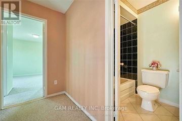 Mississauga (East Credit) townhouse for rent - 101 - 5030 HEATHERLEIGH AVENUE NE 101