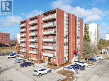 London South (South E) condo for rent - 605 - 75 HUXLEY STREET 605