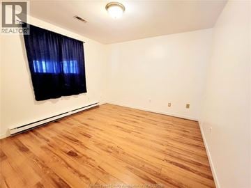 Windsor duplex for rent - 2240 HOWARD AVENUE Unit# UPPER UPPER