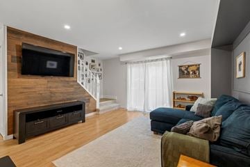 London house for rent - 40-110 Deveron Cres