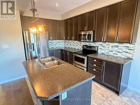 Hamilton (Meadowlands) townhouse for rent - 12 - 370 STONEHENGE DRIVE 12