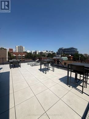 Ottawa apartment for rent - A sunny day at the rooftop with a clear blue sky.