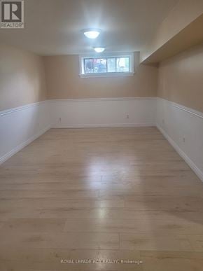 Newmarket (Bristol-London) apartment for rent - A room with wooden flooring and a window.