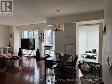 Toronto (Church-Yonge Corridor) condo for rent - A living room with a black table and chairs.